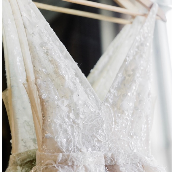 Inbal Dror Wedding Dress - Picture 4 of 6